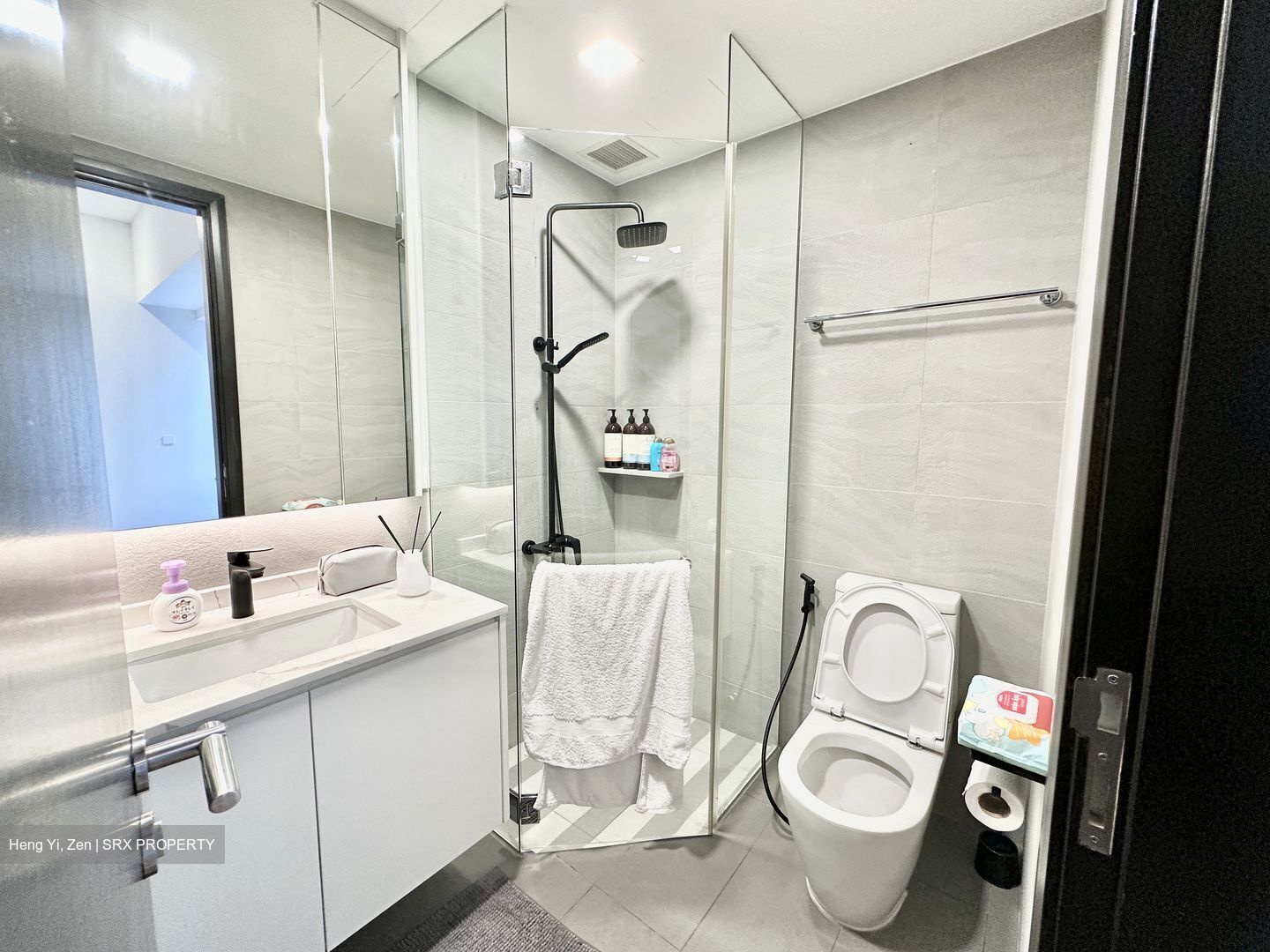 Hillcrest Villa (D11), Terrace #444303261